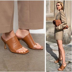 サンダル・ミュール GIA BORGHINI Women Sandals PERNI03P4121 40297 P4121 STONE GR Amazon.com | Gia Borghini Lead Blue Gia x Pernille Double